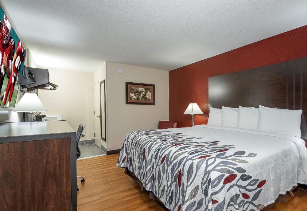 Superior King Room Smoke Free interior